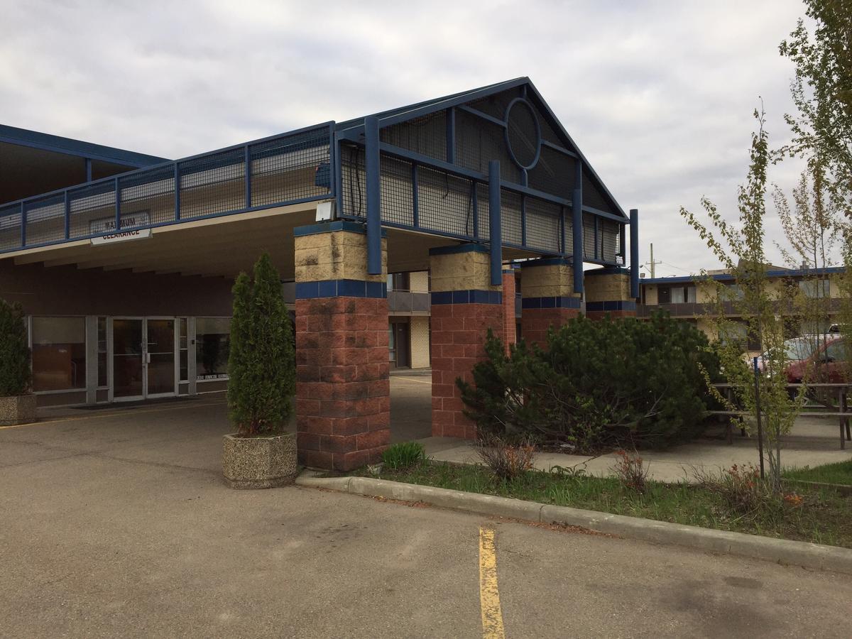 Whitemud Inn Edmonton South Esterno foto